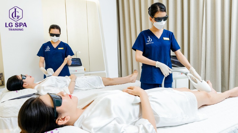Học xong cấp 3 nên làm gì? Làm nghề spa