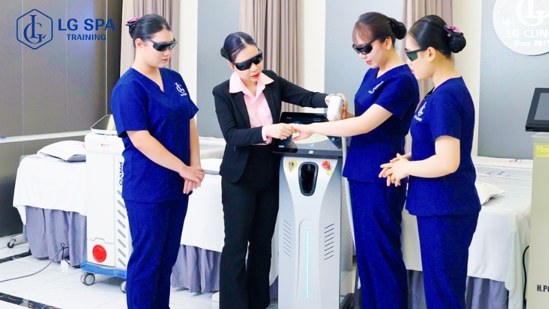 khóa học quản lý spa đào tạo kiến thức chuyên môn, chuyên ngành