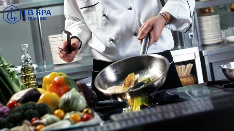 Nên học nghề gì khi không có bằng cấp 3​? Nghề đầu bếp 