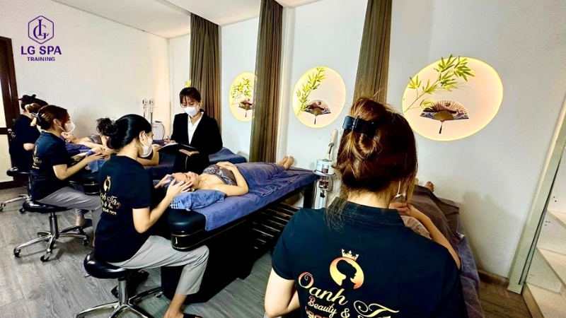 oanh tây đào tạo spa
