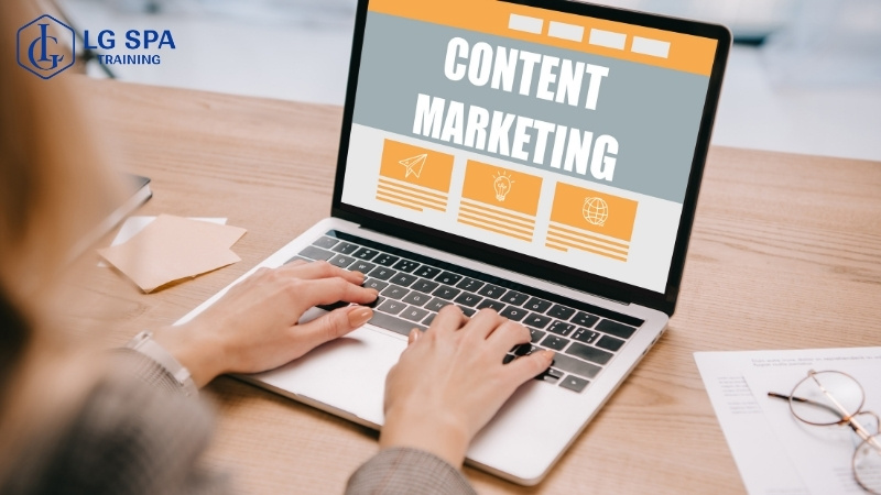 15 tuổi tập làm content marketing