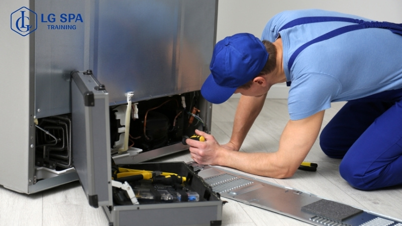 18 tuổi học nghề sửa chữa thiết bị công nghệ