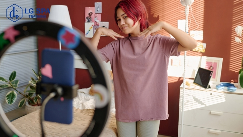 19 tuổi học nghề livestream