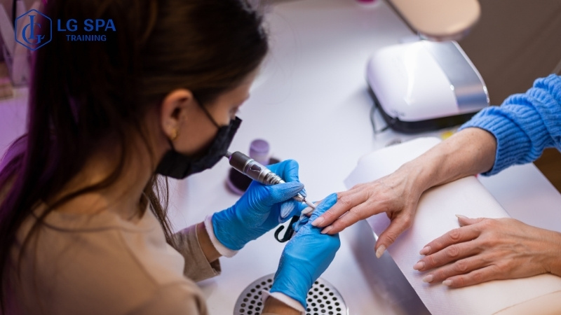 19 tuổi học nghề nail