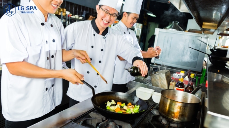 21 tuổi học làm nghề đầu bếp