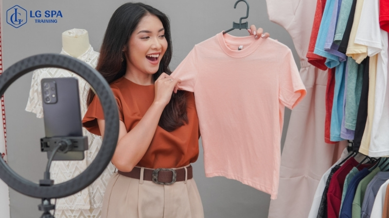 21 tuổi học livestream bán hàng