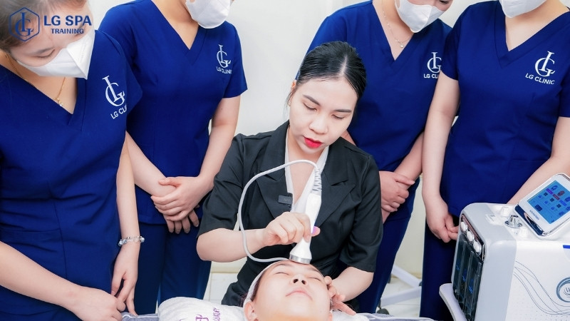 21 tuổi học nghề kỹ thuật viên spa