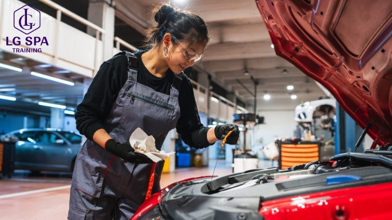 23 tuổi làm nghề sửa chữa ô tô