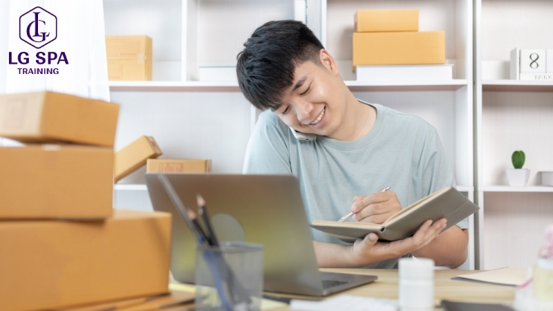 23 tuổi làm nghề thương mại điện tử