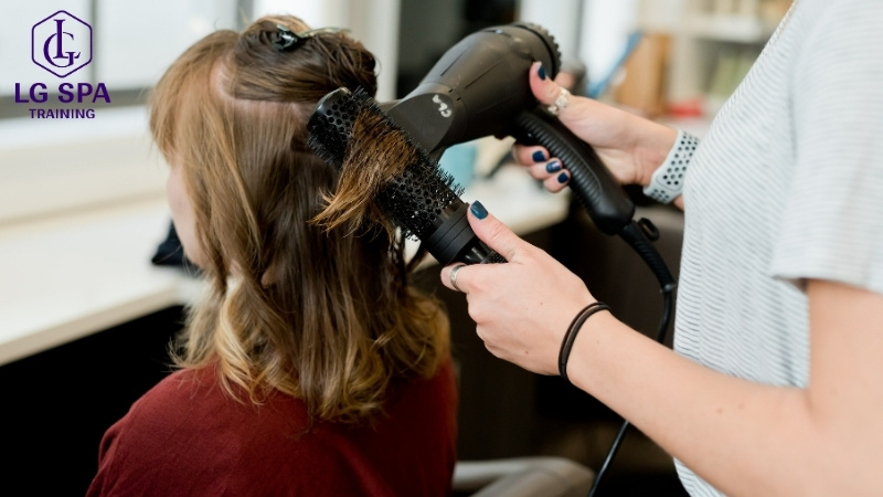 24 tuổi làm ngành làm tóc