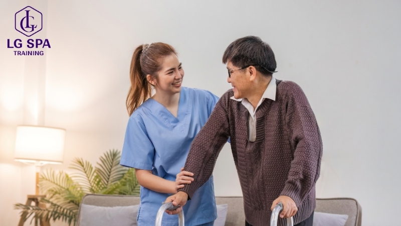 26 tuổi làm ngành chăm sóc sức khỏe