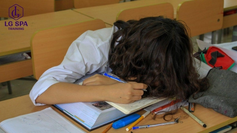 áp lực học tập khiến học sinh bỏ học cấp 3