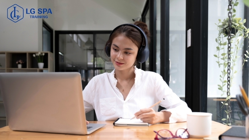 con gái học ngành phiên dịch dễ xin việc