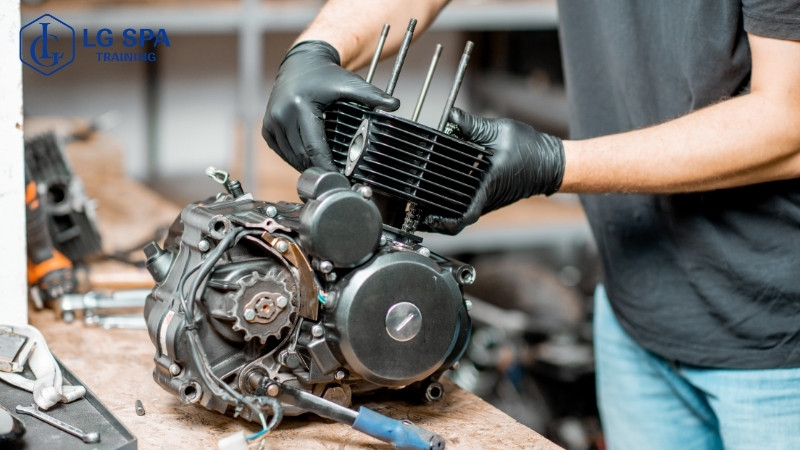 Học gì để không thất nghiệp? Học cơ khí 