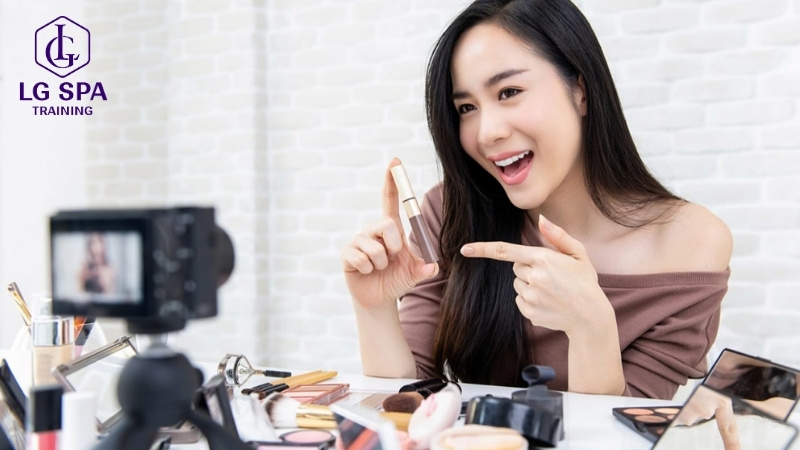 học hết lớp 8 định hướng nghề kol