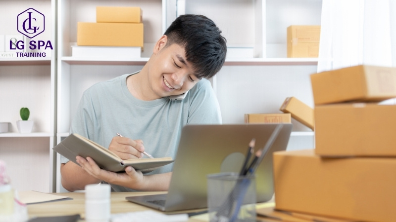 học hết lớp 8 làm thương mại điện tử