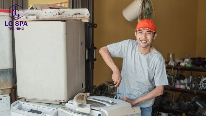 học hết lớp 8 theo nghề sửa điện tử điện lạnh