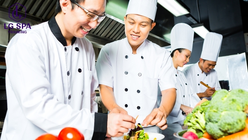 học nghề đầu bếp tuổi 24