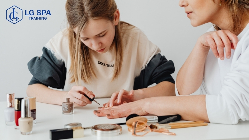 học nghề làm nail cho nữ