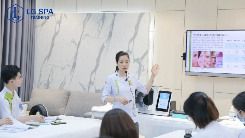 khóa học quản lý spa tại hướng nghiệp á âu