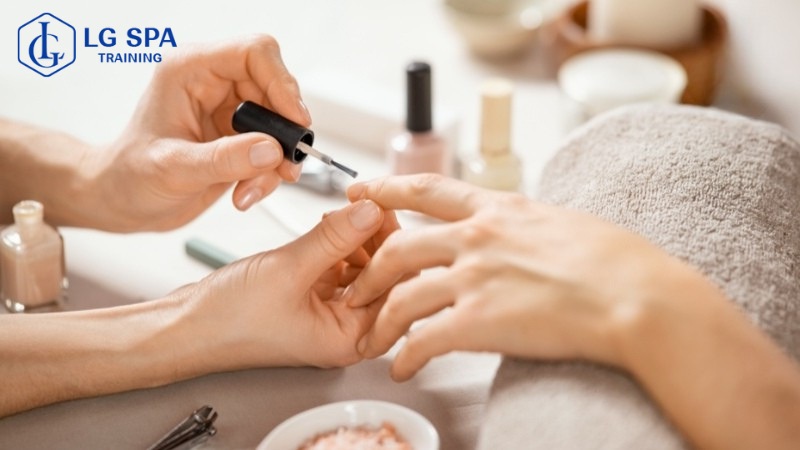 Nên học nghề gì bây giờ? Nghề làm nghề nail