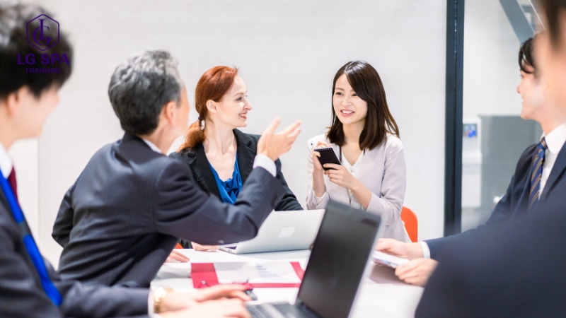 Không học đại học thì làm gì​? Làm phiên dịch viên