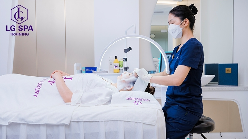 lớp 8 định hướng làm spa