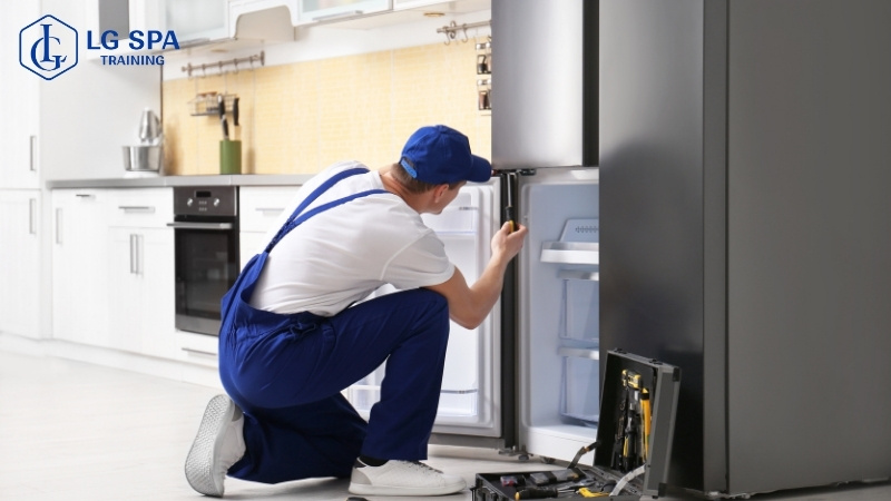 nam 35 tuổi có thể học nghề sửa chữa điện lạnh