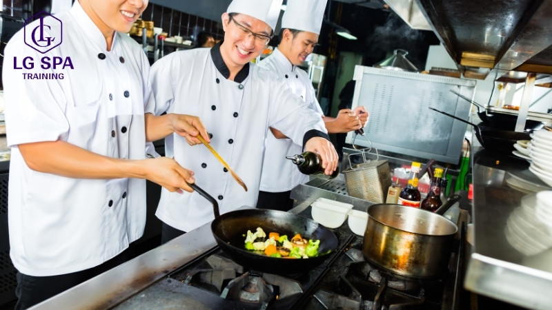 nam giới làm nghề đầu bếp