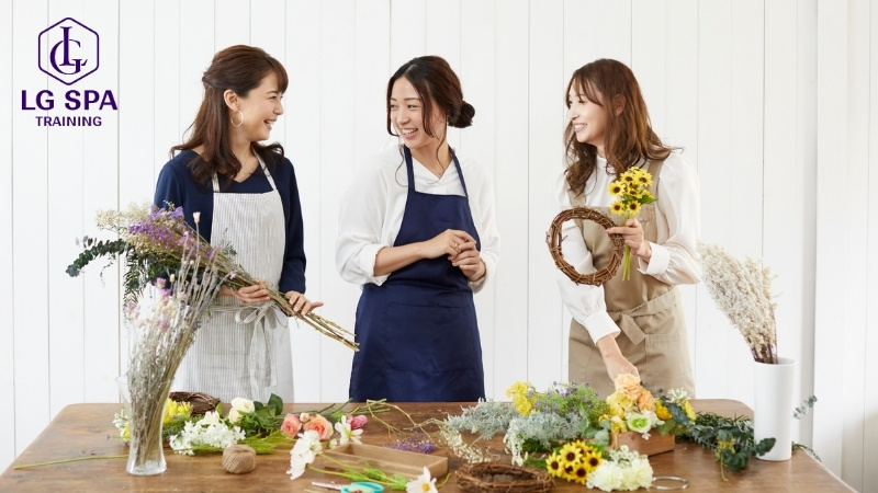 nghề cắm hoa cho nữ 35 tuổi