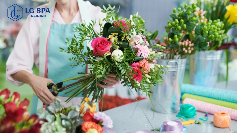 nghề cắm hoa, thu nhập cao, dễ kiếm tiền