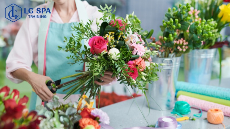 có bằng cấp 2 nên học nghề gì? Nghề cắm hoa