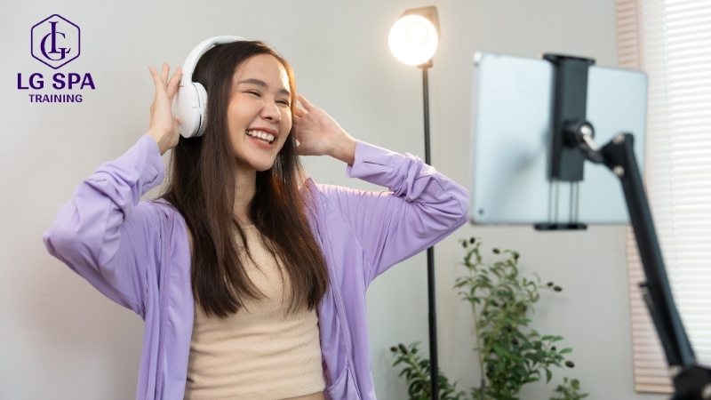 Những công việc ổn định không cần bằng cấp​? Nghề sáng tạo số nội dung