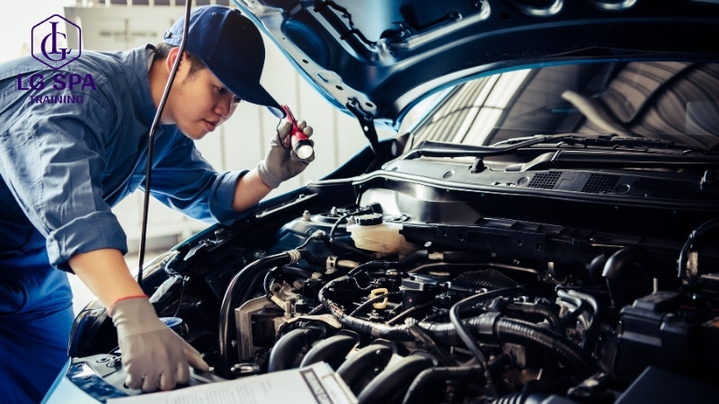 nghề sửa ô tô phù hợp với người học hết lớp 8