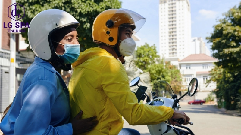 nghề tài xế xe ôm lương 15 triệu không cần bằng cấp