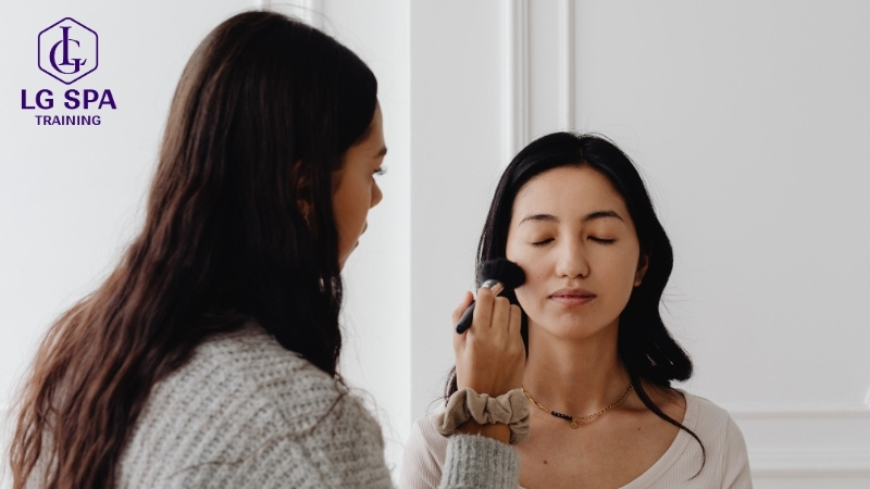 nghề trang điểm cho nữ