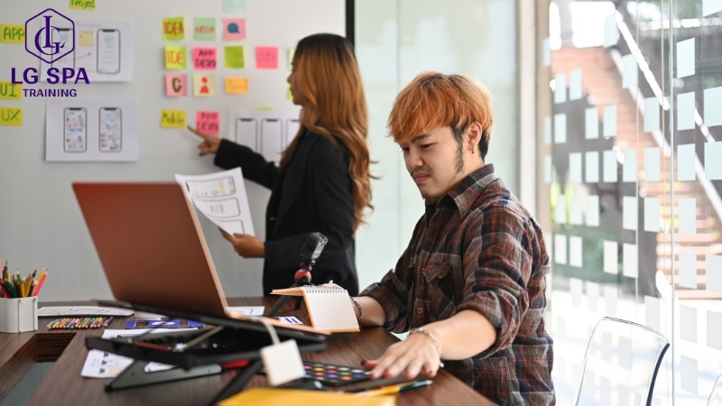 học nghề truyền thông marketing ở tuổi 22