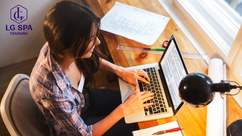 người trầm tính hợp với nghề viết lách