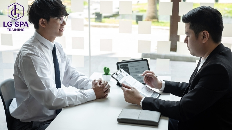 nhà tuyển dụng đánh giá cao thái độ thay vì bằng cấp