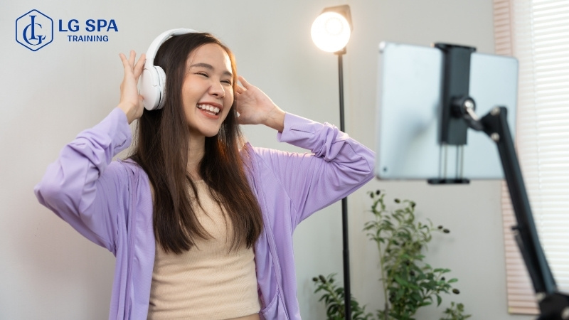 nữ phù hợp làm nghề content creator