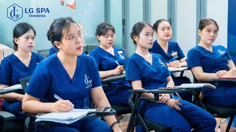 Kỹ năng quản lý và kinh doanh spa hiệu quả là phần quan trọng trong khóa học kinh doanh spa