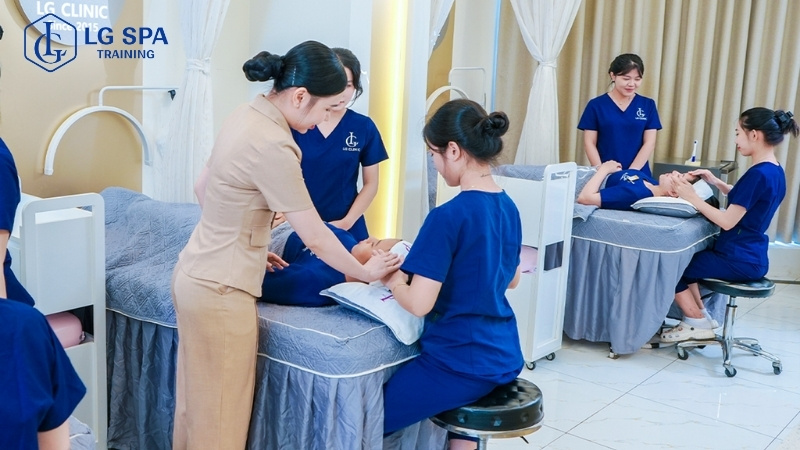 Khóa học kinh doanh spa bao gồm kỹ năng thực hành chuyên môn